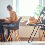 Como transformar o apartamento em um espaço funcional para trabalho e descanso